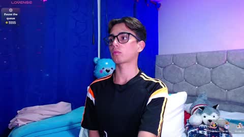 Snapshot of owenblue__ chatting on 12/20/24, 05:57 Owen Independent model online show from 12/20/24, 05:57