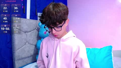 Snapshot of owenblue__ chatting on 12/24/24, 03:38 Owen Independent model online show from 12/24/24, 03:38