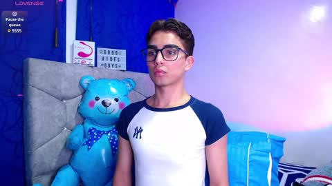 Snapshot of owenblue__ chatting on 01/28/25, 06:16 Owen Independent model online show from 01/28/25, 06:16