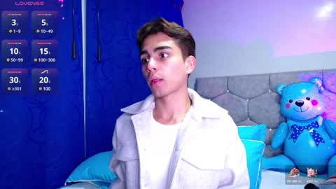 Snapshot of owenblue__ chatting on 02/02/25, 04:26 Owen Independent model online show from 02/02/25, 04:26