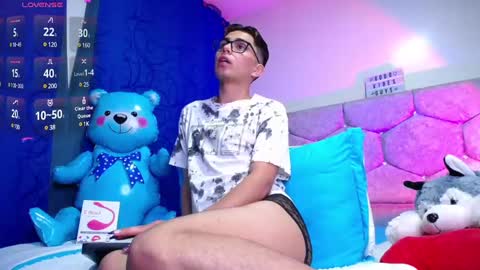 Snapshot of owenblue__ chatting on 02/13/25, 06:09 Owen Independent model online show from 02/13/25, 06:09