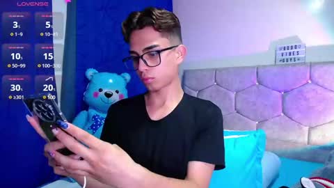 Snapshot of owenblue__ chatting on 02/13/25, 10:43 Owen Independent model online show from 02/13/25, 10:43