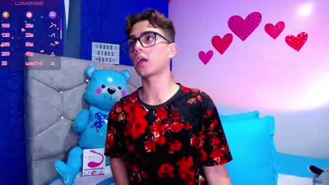 Snapshot of owenblue__ chatting on 02/21/25, 02:17 Owen Independent model online show from 02/21/25, 02:17