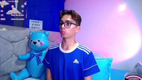 Snapshot of owenblue__ chatting on 02/26/25, 04:03 Owen Independent model online show from 02/26/25, 04:03