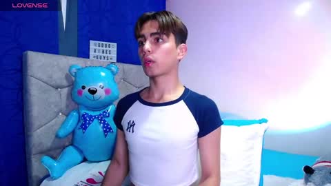 Snapshot of owenblue__ chatting on 03/10/25, 01:10 Owen Independent model online show from 03/10/25, 01:10