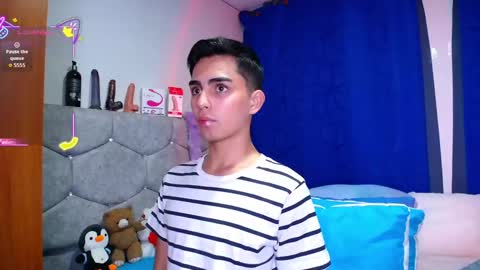 Snapshot of owenblue__ chatting on 09/15/25, 10:32 Owen Independent model online show from 09/15/25, 10:32