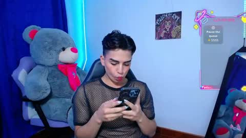 Snapshot of owenblue__ chatting on 05/22/26, 02:44 Owen Independent model online show from 05/22/26, 02:44