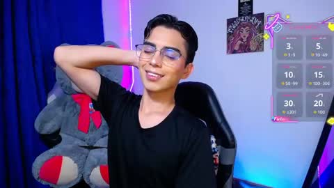 Owen  Independent model  online show from 06/21/26, 06:27