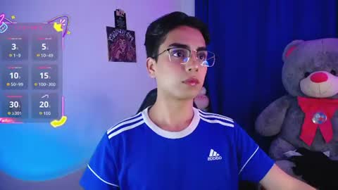 Owen  Independent model  online show from 07/28/26, 10:21
