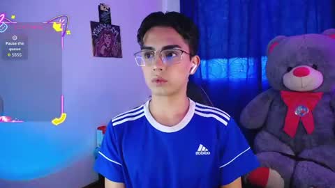 Owen  Independent model  online show from 07/28/26, 11:17