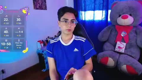 Owen  Independent model  online show from 07/28/26, 12:48