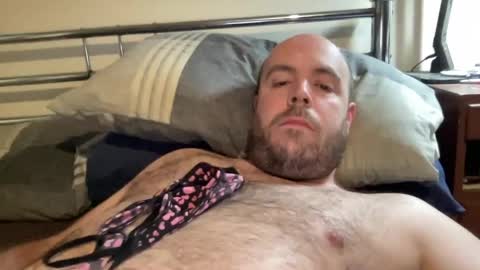 Owen2022 online show from 04/04/26, 06:22