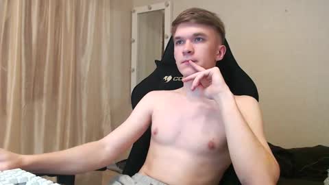 Snapshot of oydikey chatting on 09/30/25, 02:44 Oydin online show from 09/30/25, 02:44