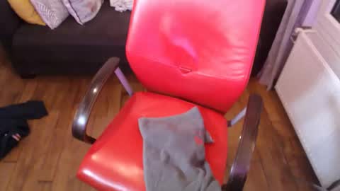 Oyrlgtu online show from 12/19/25, 05:42