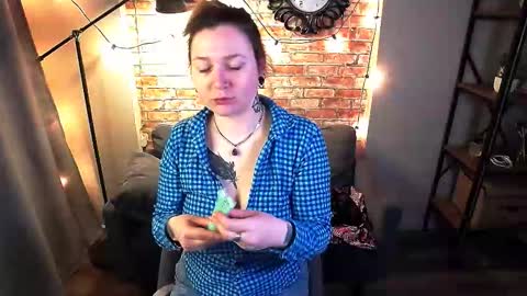 Snapshot of ozalin_green chatting on 10/14/25, 06:03 ozalin_green online show from 10/14/25, 06:03