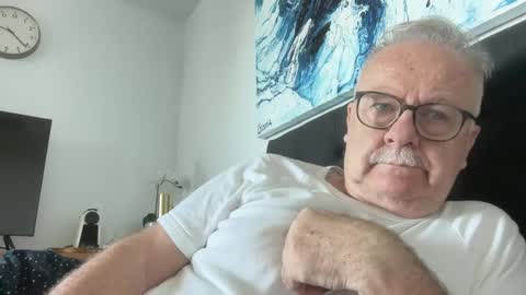 ozhairybearxxxx online show from 12/19/24, 10:21