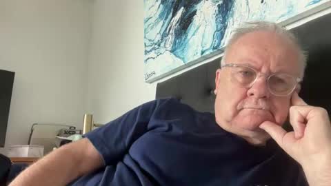 ozhairybearxxxx online show from 05/18/26, 04:07