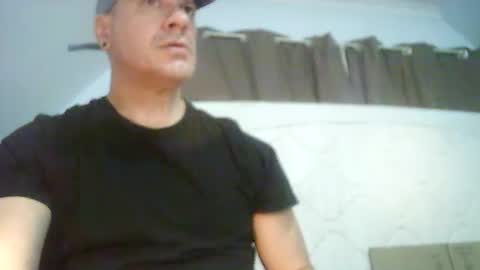 Snapshot of ozzispandex chatting on 04/19/26, 03:33 ozzispandex online show from 04/19/26, 03:33