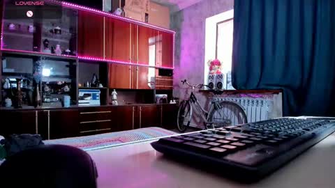 Ella online show from 02/21/25, 06:40