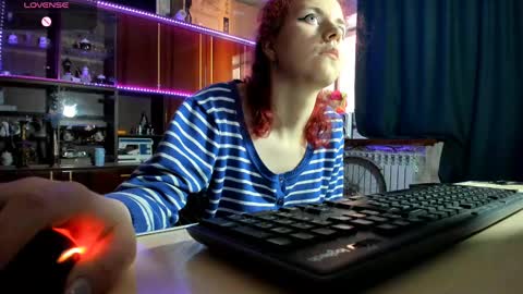 Ella online show from 02/28/25, 09:04