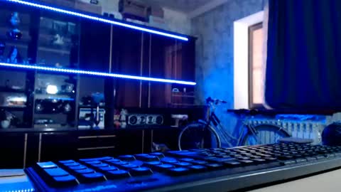 Ella online show from 04/18/26, 06:50