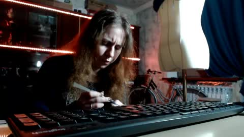 Ella online show from 04/19/26, 12:00