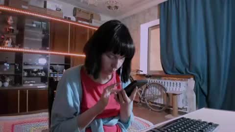 Snapshot of pa1e_pr1ncess chatting on 06/09/26, 07:31 Ella online show from 06/09/26, 07:31