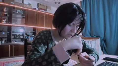 Snapshot of pa1e_pr1ncess chatting on 06/11/26, 08:01 Ella online show from 06/11/26, 08:01
