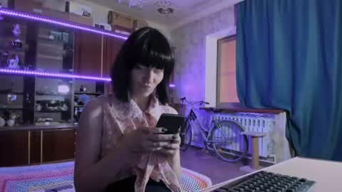 Snapshot of pa1e_pr1ncess chatting on 06/14/26, 07:54 Ella online show from 06/14/26, 07:54