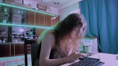 Snapshot of pa1e_pr1ncess chatting on 07/15/26, 07:13 Ella online show from 07/15/26, 07:13