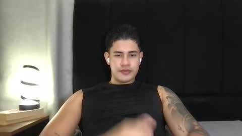 Snapshot of pablo_boston chatting on 05/12/26, 06:21 Javi online show from 05/12/26, 06:21