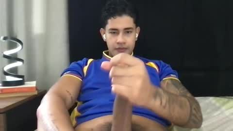 Snapshot of pablo_boston chatting on 07/11/26, 07:16 Javi online show from 07/11/26, 07:16