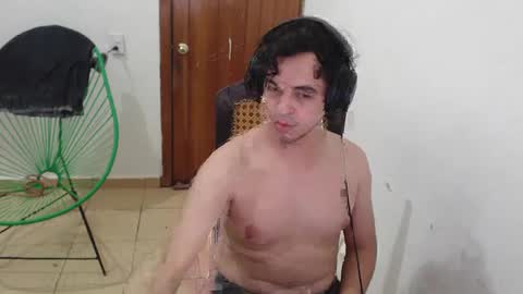 Snapshot of pablomingo chatting on 09/17/25, 10:28 pablomingo online show from 09/17/25, 10:28