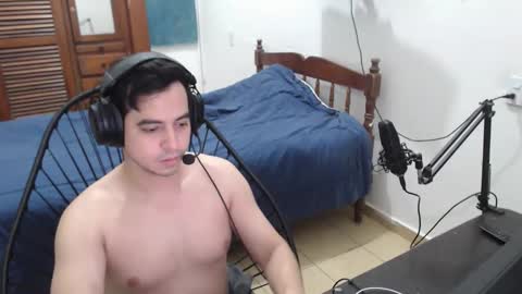 Snapshot of pablomingo chatting on 11/19/25, 07:30 pablomingo online show from 11/19/25, 07:30