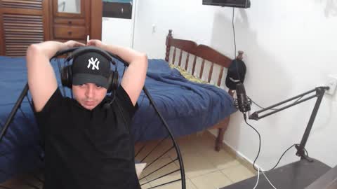 Snapshot of pablomingo chatting on 11/25/25, 08:47 pablomingo online show from 11/25/25, 08:47