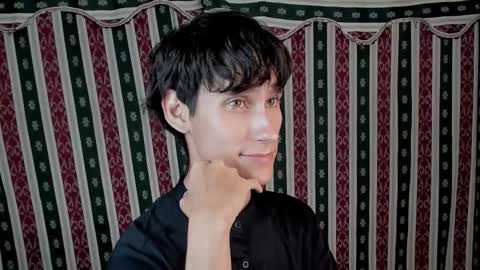 Snapshot of paimon_goetia chatting on 11/17/25, 03:01 Alexander Grigori online show from 11/17/25, 03:01