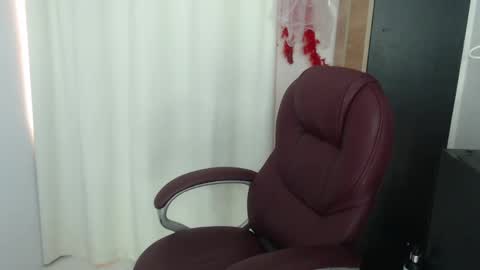 Snapshot of paiper_halliwey chatting on 06/03/26, 06:02 paiper online show from 06/03/26, 06:02
