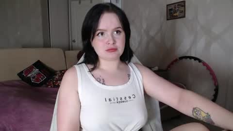 Snapshot of pair_of_gods chatting on 07/23/26, 04:27 Lizzi Igor online show from 07/23/26, 04:27