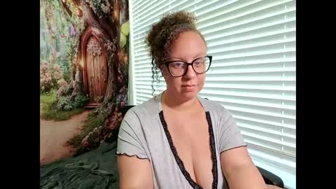 Snapshot of paisleehaze chatting on 05/12/26, 03:09 Paislee Haze online show from 05/12/26, 03:09
