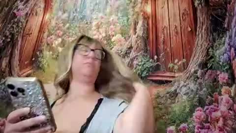 Snapshot of paisleehaze chatting on 06/17/26, 10:39 Paislee Haze online show from 06/17/26, 10:39