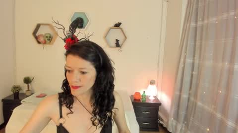 Paloma  online show from 10/30/25, 08:09