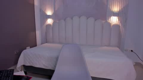 pamela online show from 10/31/25, 08:54