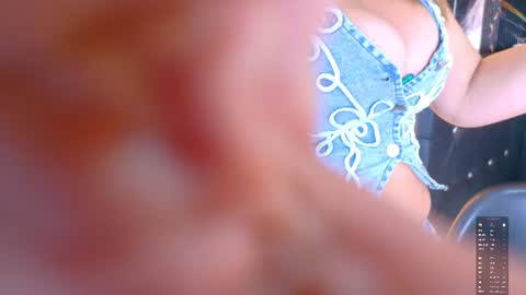 Snapshot of pamela_milf46 chatting on 07/15/26, 12:32 pamela_milf46 online show from 07/15/26, 12:32