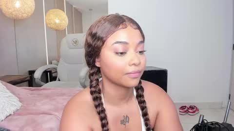 Snapshot of pamela_west chatting on 11/28/25, 08:00 Pamela West online show from 11/28/25, 08:00