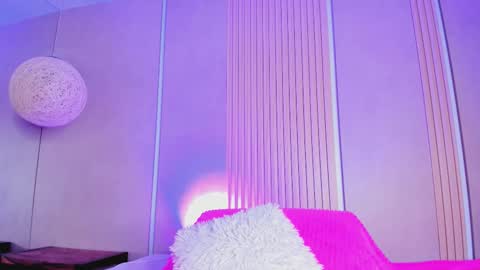 Snapshot of pamela_west chatting on 12/14/25, 07:40 Pamela West online show from 12/14/25, 07:40