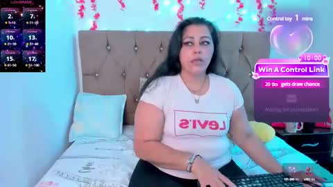 Snapshot of pamelaasshorny chatting on 01/07/25, 07:59 Pamela online show from 01/07/25, 07:59