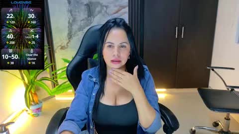 Snapshot of pamelajackson__ chatting on 02/11/25, 01:41 Paola online show from 02/11/25, 01:41