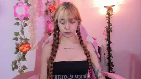 Snapshot of pamelajhonsom chatting on 06/14/26, 04:14 pamelajhonsom online show from 06/14/26, 04:14