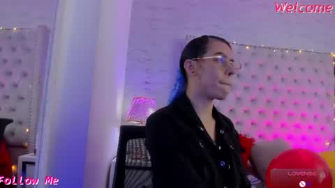 Snapshot of pamelamiler_ chatting on 06/18/26, 02:43 TELL ME PAMELLA AND GIVE ME A GOOD GRADE ITS IMPORTANT online show from 06/18/26, 02:43