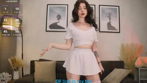 Diana online show from 11/24/25, 11:37